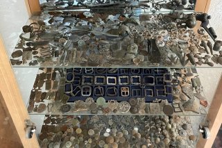 Les objets archéologiques saisis par la police valaisanne